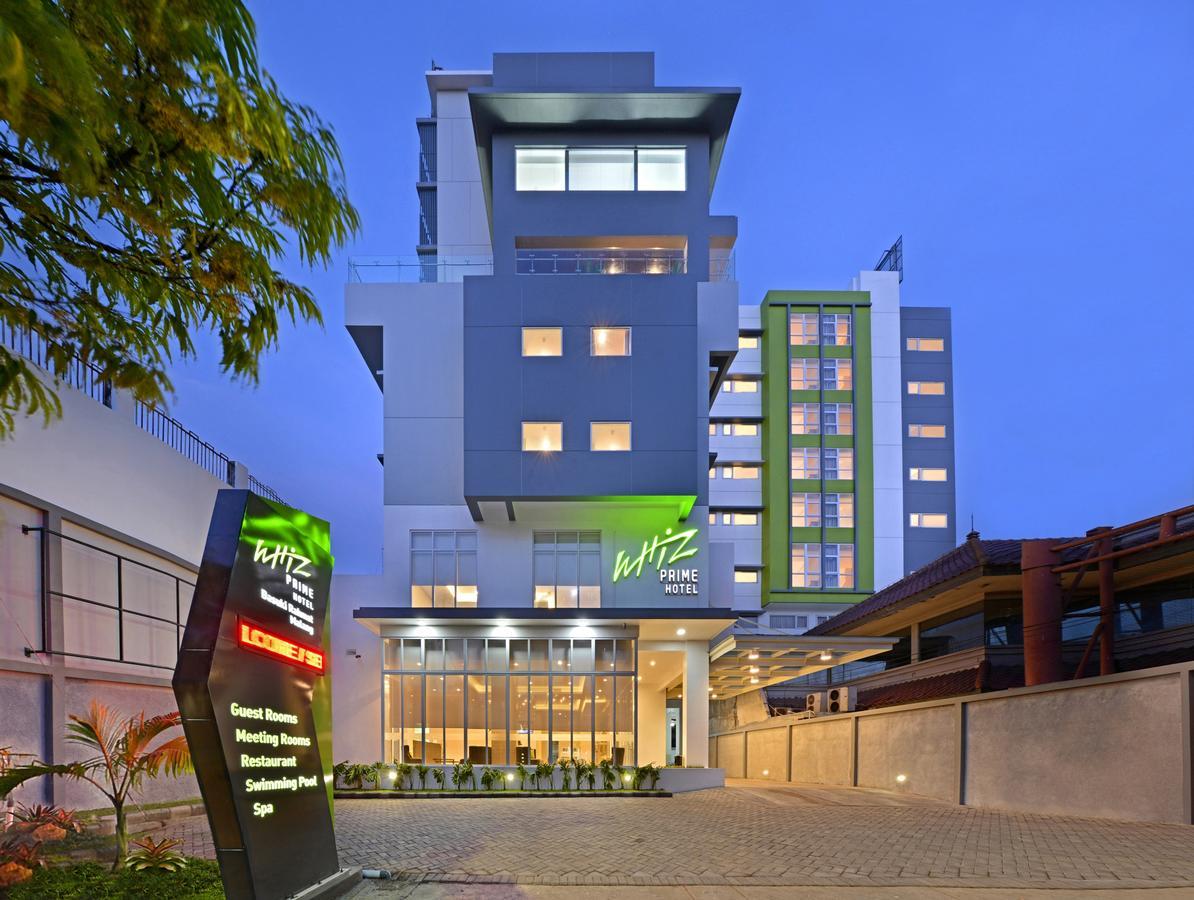 Whiz Prime Hotel Basuki Rahmat Malang Exterior photo