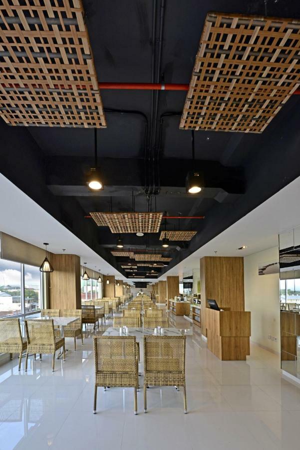 Whiz Prime Hotel Basuki Rahmat Malang Exterior photo
